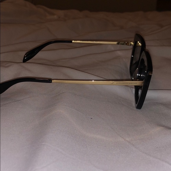 BRAND NEW Alexander McQueen Sunglasses - Picture 6 of 9